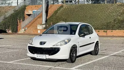 Usata Peugeot 206+ 60 CV (44 kW) 2010 Bianco Utilitaria