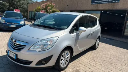 Usata Opel Meriva Cosmo 95 CV (69 kW) 2013 Grigio Monovolume