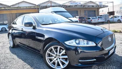 Usata Jaguar XJ Portfolio 275 CV (202 kW) 2012 Blu Berlina
