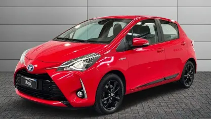 Usata Toyota Yaris Hybrid Active 74 CV (54 kW) 2020 Rosso Berlina