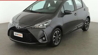 Usata Toyota Yaris Active 72 CV (52 kW) 2019 Grigio Utilitaria
