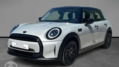 Usata Mini Cooper 136 CV (100 kW) 2022 White silver metallizzato Utilitaria