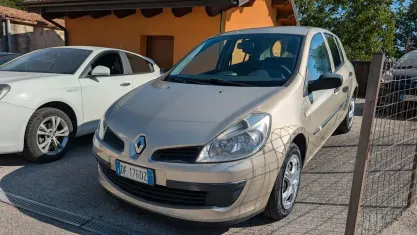 Usata Renault Clio II 85 CV (62 kW) 2007 Marrone Berlina