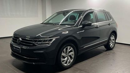Begagnad VW Tiguan Life 122 HK (89 kW) 2023 Grå SUV