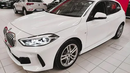 Bianco Usata 2022 BMW 116 M Sport Due volumi | 25.300 € (Buon prezzo)