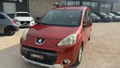 Usata Peugeot Partner Tepee Outdoor 92 CV (67 kW) 2011 Rosso Monovolume