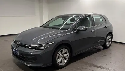 Usata VW Golf VIII Life 116 CV (85 kW) 2025 Grigio Utilitaria
