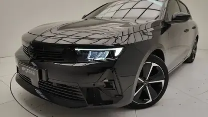 Usata Opel Astra S 131 CV (96 kW) 2025 Nero Utilitaria
