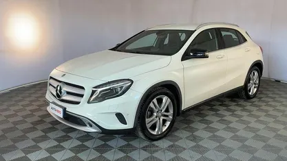 Usata Mercedes GLA220 170 CV (125 kW) 2015 Bianco SUV