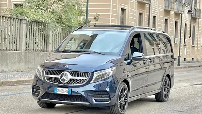 Usata Mercedes V300 Exclusive 239 CV (175 kW) 2020 Blu cavansite metallizzato Monovolume