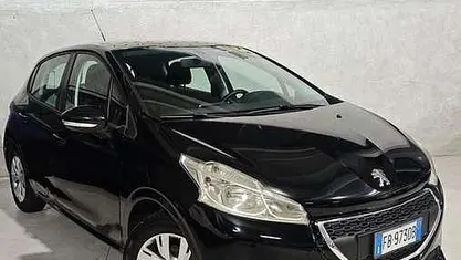 Usata Peugeot 208 68 CV (50 kW) 2015 Nero Utilitaria