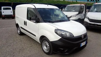 Usata Fiat Doblò S 105 CV (77 kW) 2021 Bianco Monovolume