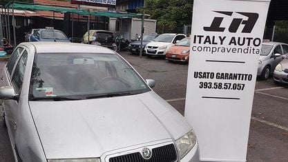 Usata Skoda Fabia Comfort 68 CV (50 kW) 2001 Argento Berlina