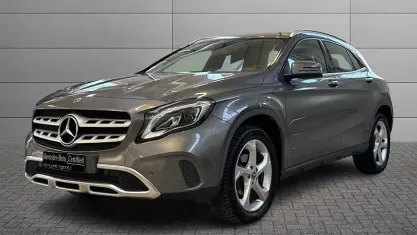 Usata Mercedes GLA200 136 CV (100 kW) 2019 Grigio metallizzato SUV