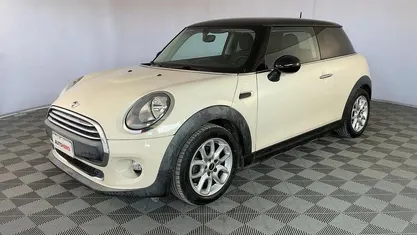 Usata Mini ONE 102 CV (75 kW) 2016 Bianco Utilitaria