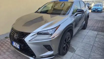 Usata Lexus NX300h 155 CV (114 kW) 2021 Grigio SUV