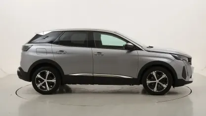 Usata Peugeot 3008 Allure 131 CV (96 kW) 2022 Grigiogrigio SUV