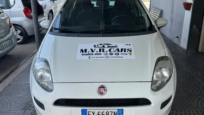 Usata Fiat Punto Street 75 CV (55 kW) 2015 Bianco Utilitaria