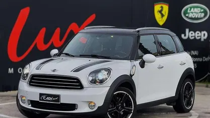 Bianco/nero Usata 2014 Mini Cooper D Countryman SUV | 8999 € (Buon prezzo)