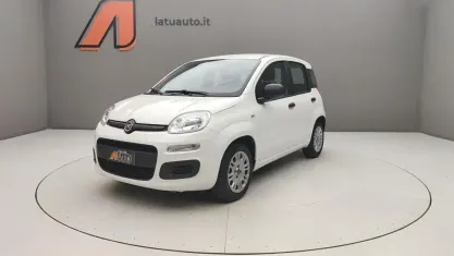 Begagnad Fiat Panda Easy 70 HK (51 kW) 2020 Halvkombi