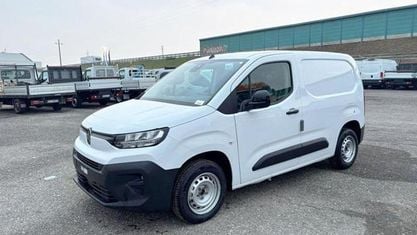 Neu Citroën Berlingo 102 PS (75 kW) 2025 Weiß Van / Kleinbus