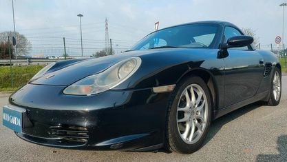 Begagnad Porsche Boxster 228 HK (167 kW) 2003 Svart Cab