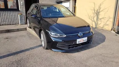 Usata VW Golf VIII Life 116 CV (85 kW) 2025 Nero cinema metallizzato Berlina