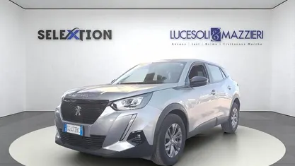 Usata Peugeot 2008 Active 110 CV (80 kW) 2022 Grigio SUV