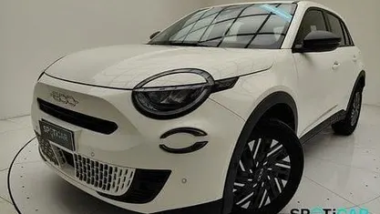 Bianco Usata 2024 Fiat 600 SUV | 19.986 € (Buon prezzo)
