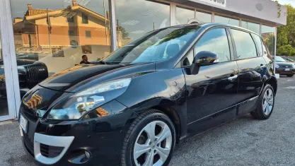Usata Renault Scénic Dynamique 130 CV (95 kW) 2011 Marrone Monovolume