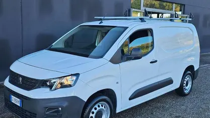 Usata 2020 Peugeot Partner Premium Monovolume | 13.900 € (Buon prezzo)