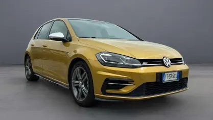 Käytetty VW Golf VII R-line 150 HP (110 kW) 2018 Kulta Sedan