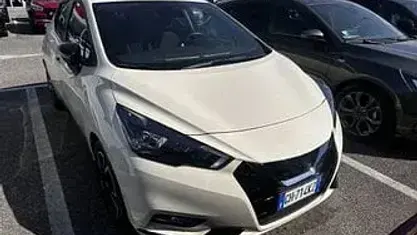 Usata Nissan Micra Acenta 92 CV (67 kW) 2021 Grigio scuro Utilitaria
