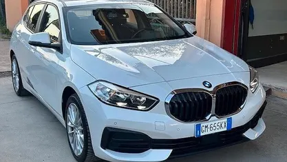 Usata BMW 116 Advantage 116 CV (85 kW) 2022 Bianco Utilitaria
