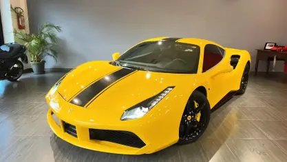 Usata Ferrari 488 670 CV (492 kW) 2018 Giallo Coupé