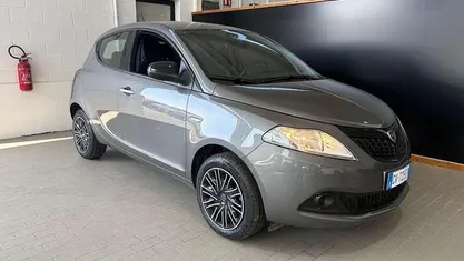 Usata 2024 Lancia Ypsilon Gold Due volumi | 14.500 € (Buon prezzo)