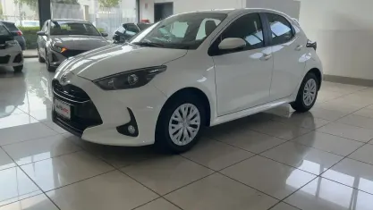 Usata Toyota Yaris Active 72 CV (52 kW) 2022 Bianco Utilitaria