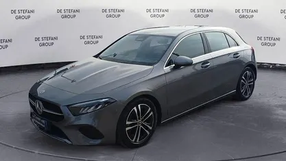 Usata Mercedes A180 Advanced 116 CV (85 kW) 2024 Grigio montagna Utilitaria