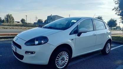 Bianco Usata 2013 Fiat Punto Tre volumi | 3990 € (Buon prezzo)