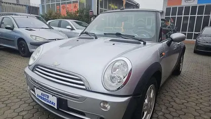 Begagnad Mini Cooper Cabriolet 116 HK (85 kW) 2006 Silver Cab