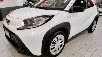 Usata Toyota Aygo X Active 72 CV (52 kW) 2022 Bianco SUV