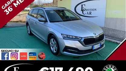 Usata Skoda Octavia 150 CV (110 kW) 2022 Grigio Station wagon