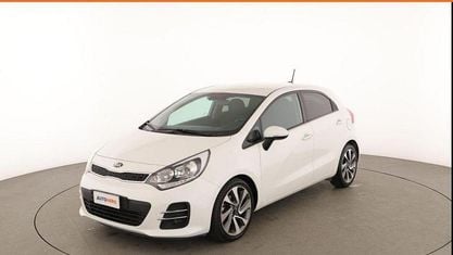 Begagnad Kia Rio 90 HK (66 kW) 2015 Vit Sedan