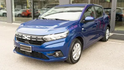 Usata Dacia Sandero Expression 101 CV (74 kW) 2023 Blu iron Berlina