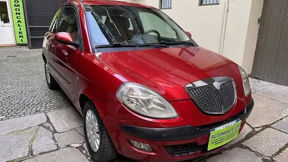 Usata Lancia Ypsilon 70 CV (51 kW) 2004 Rosso Utilitaria