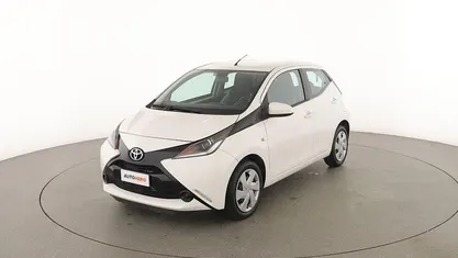 Usata Toyota Aygo Cool 70 CV (51 kW) 2017 Bianco Utilitaria