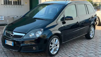 Usata Opel Zafira Cosmo 150 CV (110 kW) 2007 Nero Monovolume