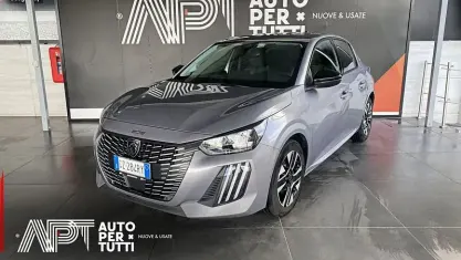 Usata Peugeot 208 Allure 101 CV (74 kW) 2025 Grigio Utilitaria