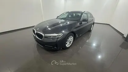 Usata BMW 520 Performance 190 CV (139 kW) 2022 Gray Berlina