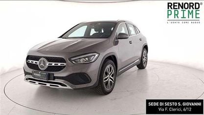 Usado Mercedes GLA200 150 CV (110 kW) 2021 Gris SUV